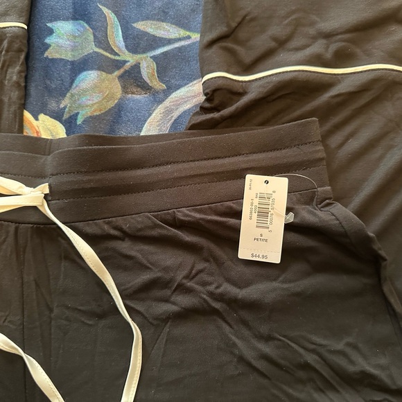 😍SALE😍NWT GAP Black Pajama Pants with White Trim, Small Petite - Picture 5 of 5
